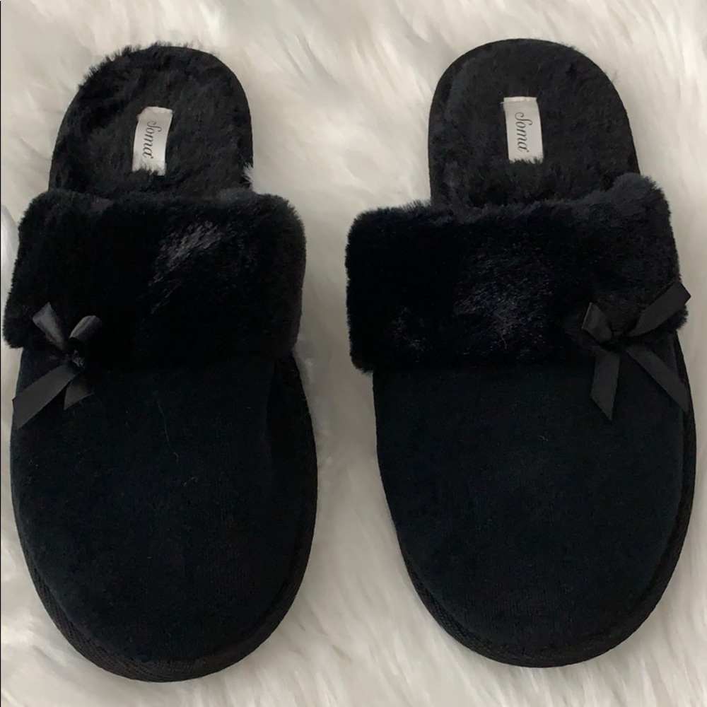 NWOT! Soma House Shoes! Size: Large (8/9)